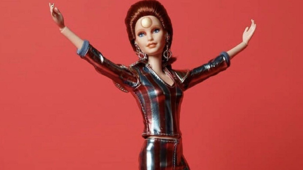 Lady Stardust: Η συλλεκτική νέα Barbie φόρος τιμής στον Bowie