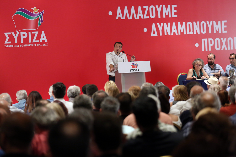 «Όταν τα γεγονότα αλλάζουν, αλλάζω γνώμη. Τι κάνετε εσείς κύριε;»