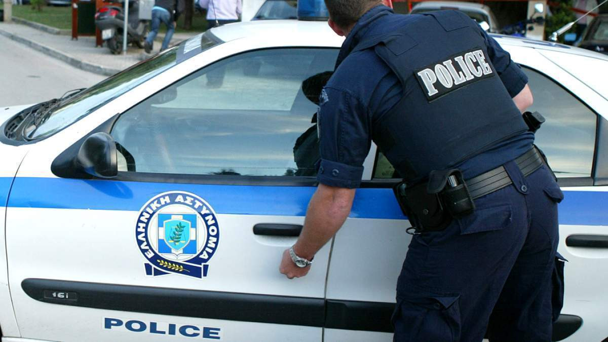 Ηράκλειο: Έριχναν μπαλοθιές δίπλα από το αστυνομικό τμήμα
