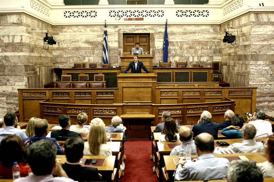 ΣΥΡΙΖΑ και Τσίπρας ενώπιον δύσκολων αποφάσεων