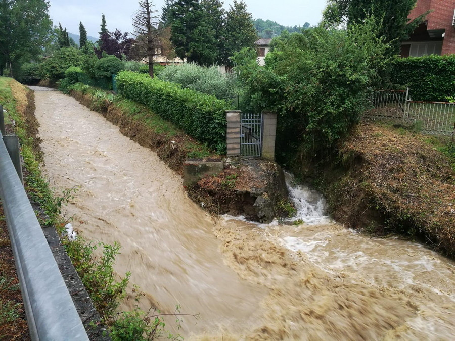 Καταιγίδες και σφοδρές βροχοπτώσεις έπληξαν την Ιταλία – Τρεις νεκροί