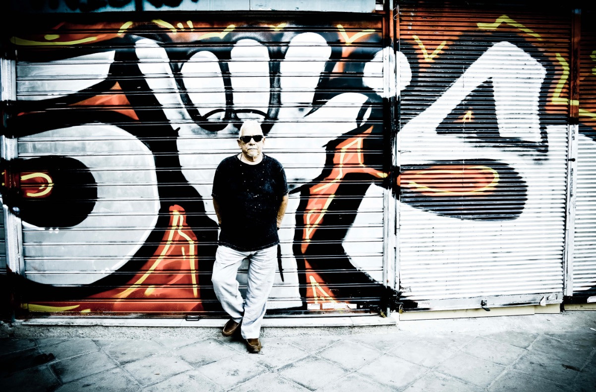Ο θρύλος της ροκ Eric Burdon μας καλεί να διαλέξουμε τραγούδια για τη συναυλία του στο Ηρώδειο