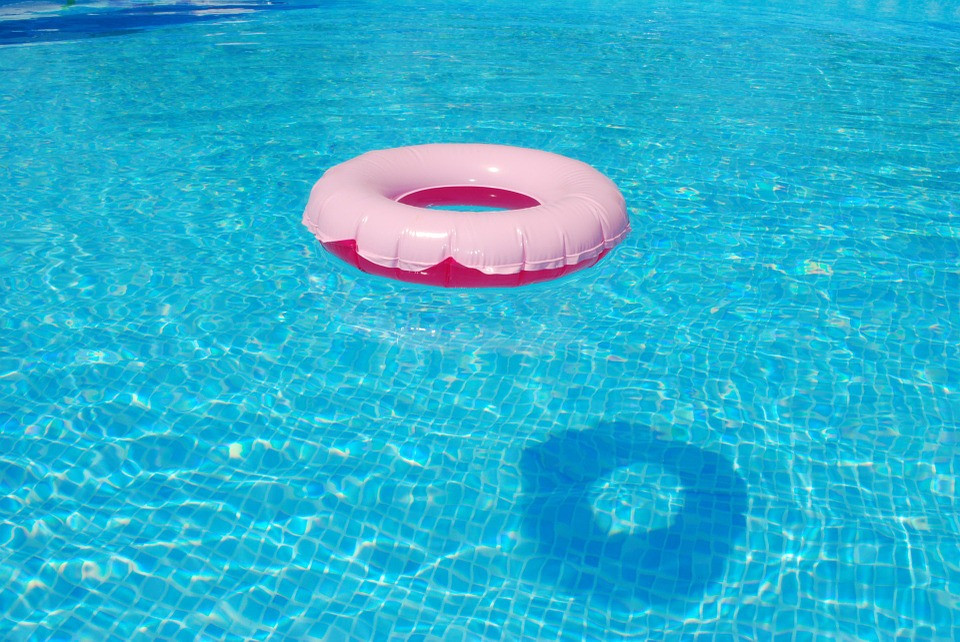 Πρόβλημα στην άδεια λειτουργίας της πισίνας που πνίγηκε η 8χρονη
