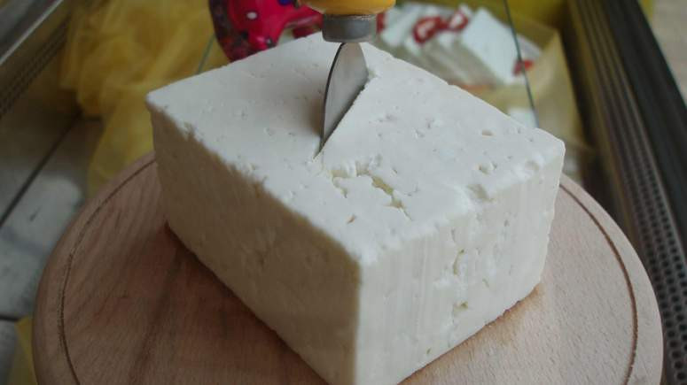 Άμεση απόσυρση γνωστού λευκού τυριού από τον ΕΦΕΤ
