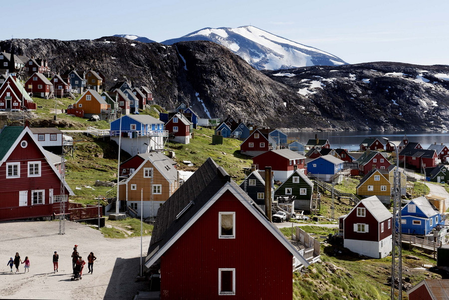 Ο Τραμπ θέλει να αγοράσει… τη Γροιλανδία – Πώς αντέδρασαν οι Δανοί