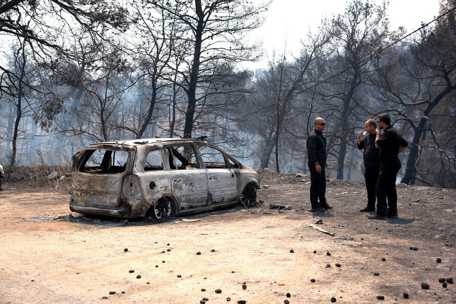 Εύβοια: Μάχη της Πυροσβεστικής με τις τελευταίες εστίες