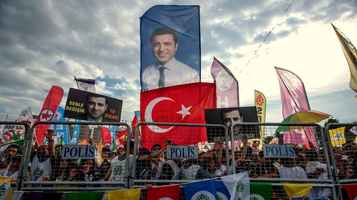 Τουρκία: Παύθηκαν 3 δήμαρχοι εκλεγμένοι με το HDP