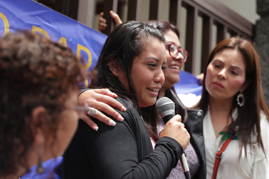 Ελ Σαλβαδόρ: Αθώα η 21χρονη θύμα βιασμού που δικαζόταν για ανθρωποκτονία του μωρού που γέννησε νεκρό