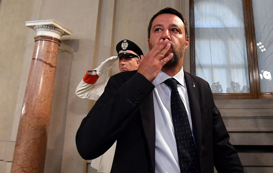 Τέσσερα σενάρια για τη νέα ιταλική κρίση