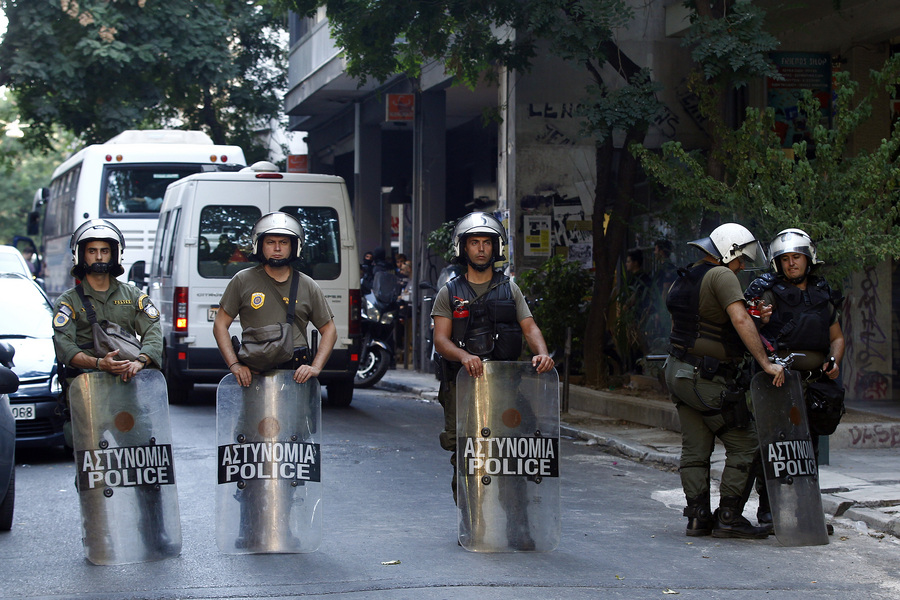 ΜεΡΑ 25: Είσαι πιστοποιημένος φασίστας; Ζήσε τον μύθο σου στη γαλάζια Ελλάδα