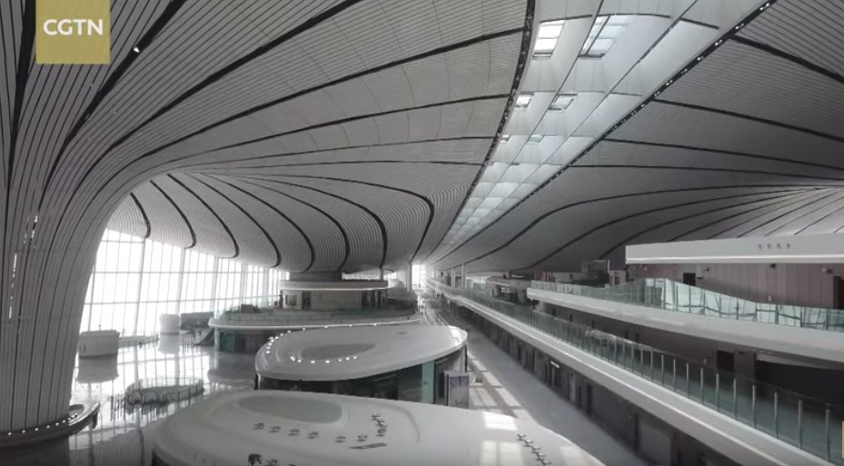 Το νέο αεροδρόμιο του Πεκίνου θυμίζει διαστημόπλοιο κινέζικης αρχιτεκτονικής