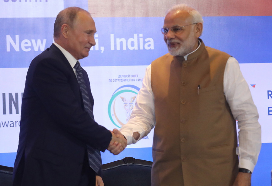 «Φαραωνική» συμφωνία Ινδίας – Ρωσίας για εξοπλιστικά