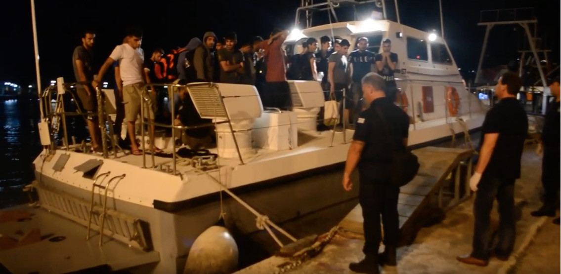 Ιστιοπλοϊκό με 36 μετανάστες εντοπίστηκε στη Ζάκυνθο [Βίντεο]