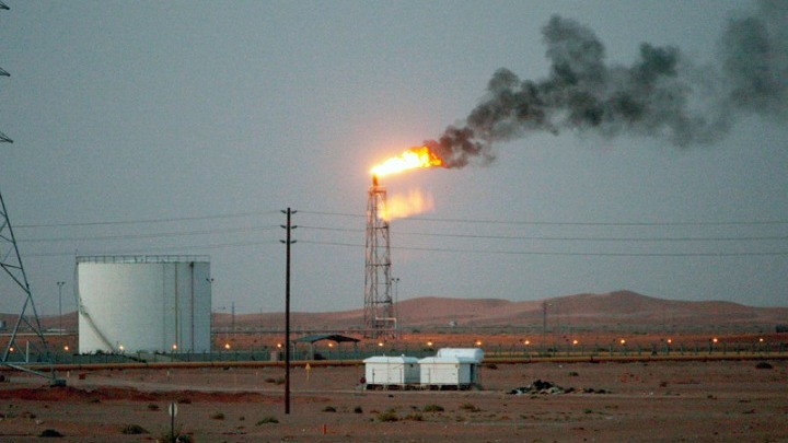 Σ. Αραβία: Πυρκαγιές σε πετρελαϊκές εγκαταστάσεις μετά τις επιθέσεις από drones