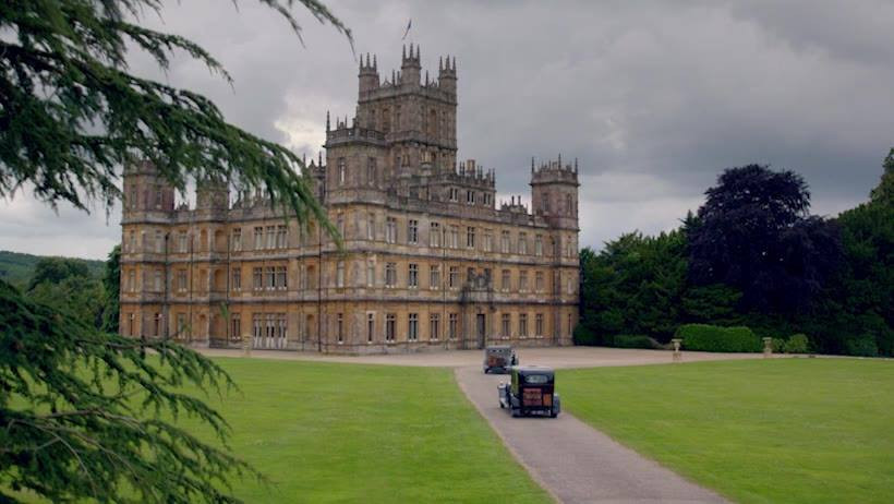 Εσύ θα ήθελες να περάσεις μια βραδιά στο κάστρο του Downton Abbey;