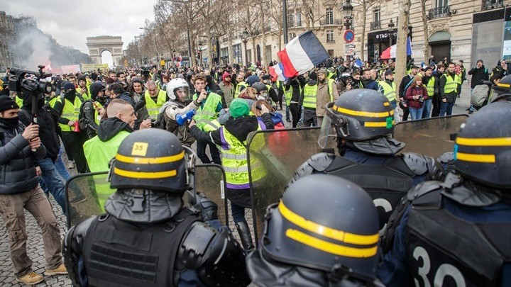 Μεγάλη κινητοποίηση της αστυνομίας για τις νέες  διαδηλώσεις των «κίτρινων γιλέκων»