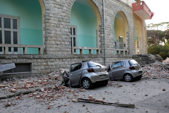 Δεκάδες τραυματίες έπειτα από ισχυρό σεισμό στην Αλβανία