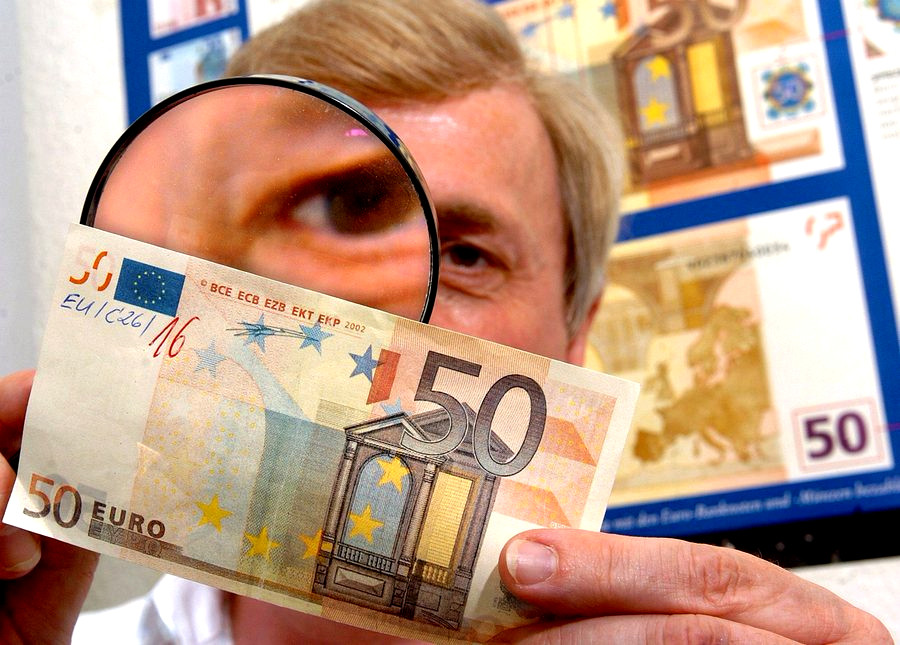 Ψάχνουν να κλείσουν «τρύπα» 1 δισ. ευρώ στον προϋπολογισμό