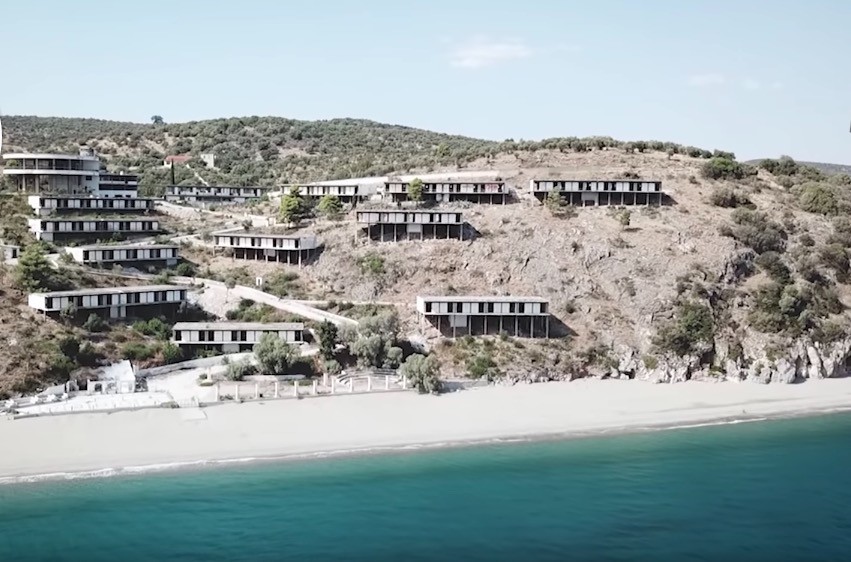 Hotel Lakonis: Ο εγκαταλελειμμένος παράδεισος [ΒΙΝΤΕΟ]