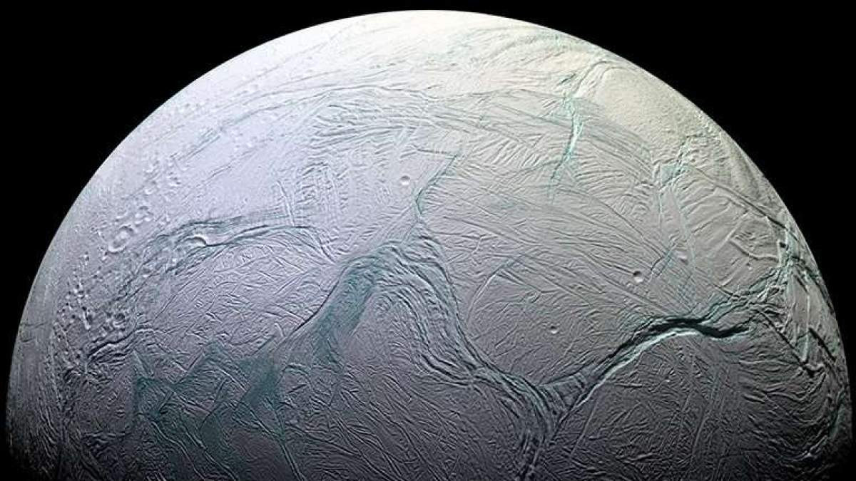 Αυξάνονται οι πιθανότητες εξωγήινης ζωής: Τι ανακαλύφθηκε στον Εγκέλαδο του Κρόνου