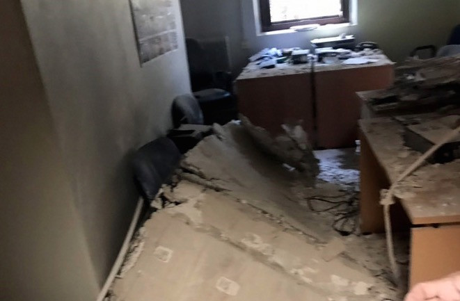Κατέρρευσε η οροφή γραφείου στο Ιπποκράτειο Θεσσαλονίκης