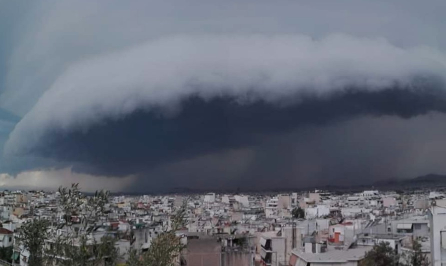 Τι είναι το shelf cloud που κάλυψε όλη την Αττική [ΒΙΝΤΕΟ]