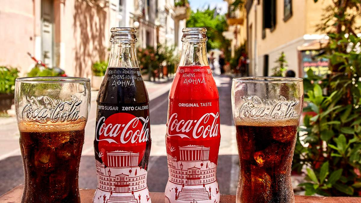 «Πόλεμος» για το μπουκάλι της coca cola με τον Παρθενώνα