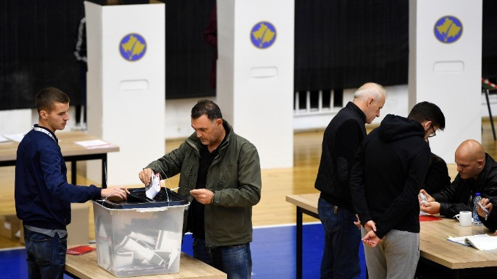 Το αριστερό κίνημα «Αυτοδιάθεση», νικητής των εκλογών στο Κόσοβο