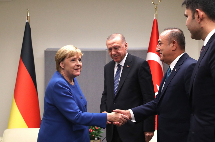 Εμπάργκο όπλων στην Τουρκία επιβάλλει η Γερμανία: «Δε θα τους δίνουμε όπλα να πολεμούν τους Κούρδους»
