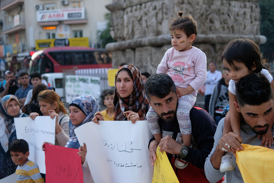 Πορείες διαμαρτυρίας των Κούρδων σε Αθήνα και Θεσσαλονίκη