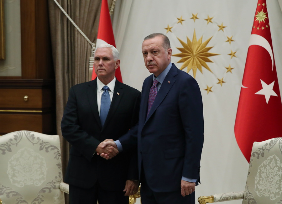 Συμφωνία Τραμπ – Ερντογάν για κατάπαυση πυρός με όρο να φύγουν οι Κούρδοι