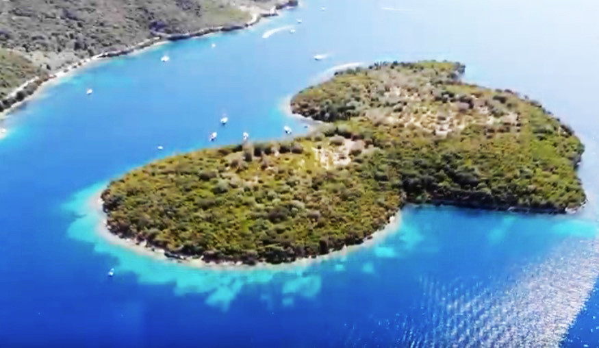 Το άγνωστο ακατοίκητο νησάκι που μπορεί να σε μαγέψει [Βίντεο]