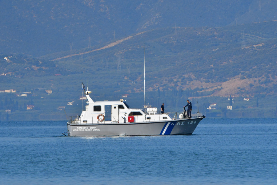 Μυστήριο με άντρα που βρέθηκε νεκρός σε κατασχεμένο πλοίο