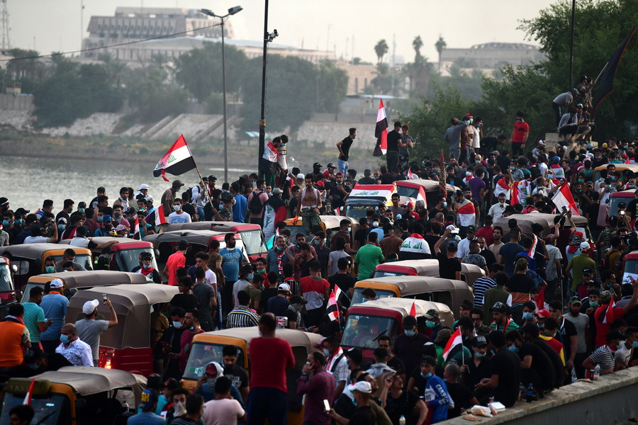 «Καζάνι που βράζει» το Ιράκ – Εκατοντάδες νεκροί σε ογκώδεις αντικυβερνητικές διαδηλώσεις