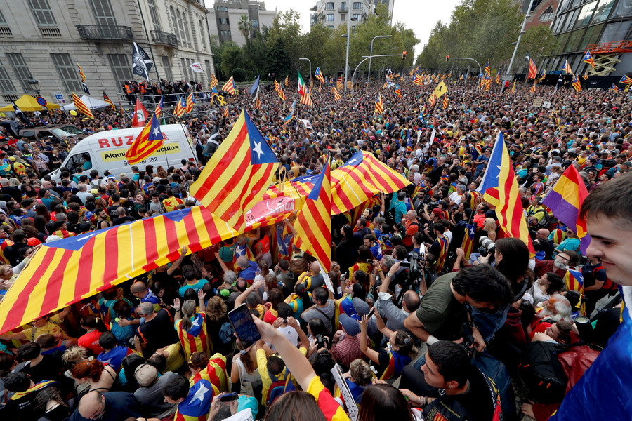 Κατασκήνωση… ανεξαρτησίας στη Βαρκελώνη