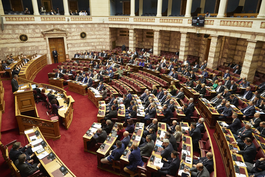 Ψηφίστηκε το «αντιπροσφυγικό» από ΝΔ και ΚΙΝΑΛ