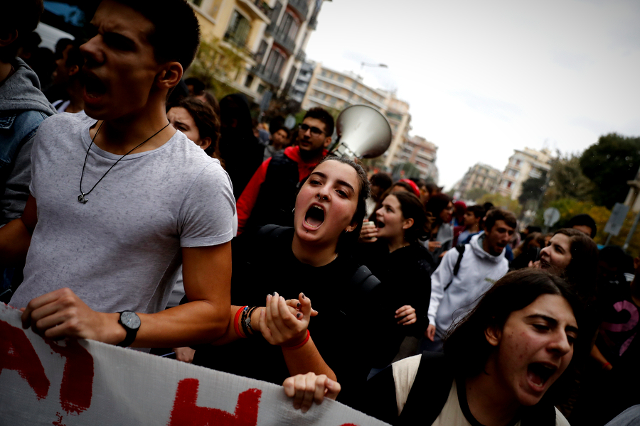 Στους δρόμους οι μαθητές: «Τώρα θα μιλήσουμε εμείς!»