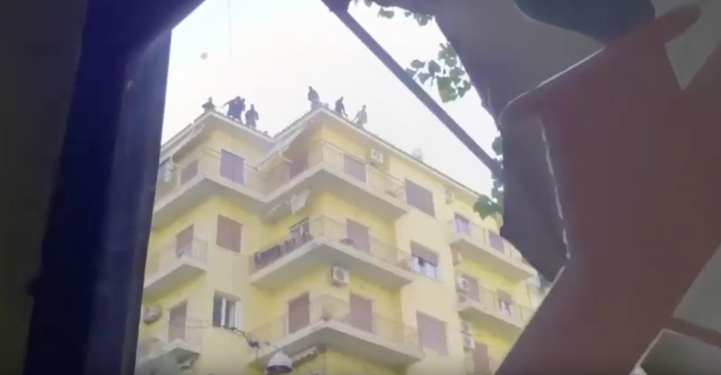 Βίντεο από τις συγκρούσεις αντιεξουσιαστών με ΜΑΤ μετά την εκκένωση Βανκούβερ