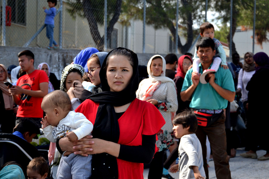 Παραδοχή Χρυσοχοϊδη: Αδυνατούμε να διαχειριστούμε το προσφυγικό