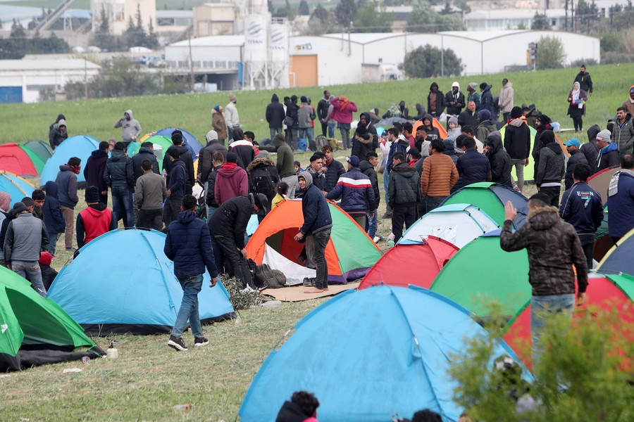 Τέσσερις τραυματίες μετά από συμπλοκή στη δομή προσφύγων στα Διαβατά