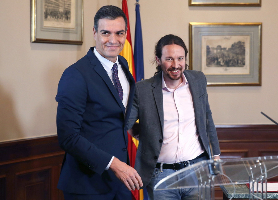 Ισπανία: Προκαταρκτική συμφωνία Σοσιαλιστών και Podemos για κυβέρνηση συνασπισμού