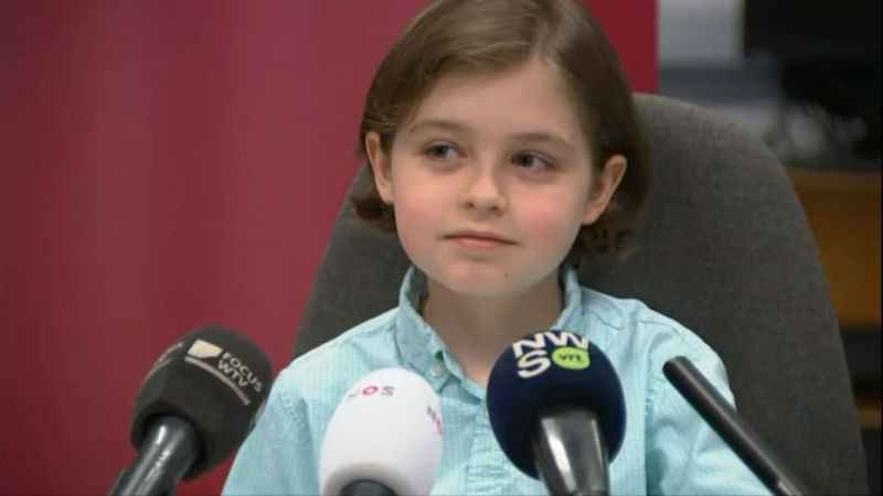 Λοράν Σίμονς: Πτυχιούχος σε ηλικία εννέα ετών