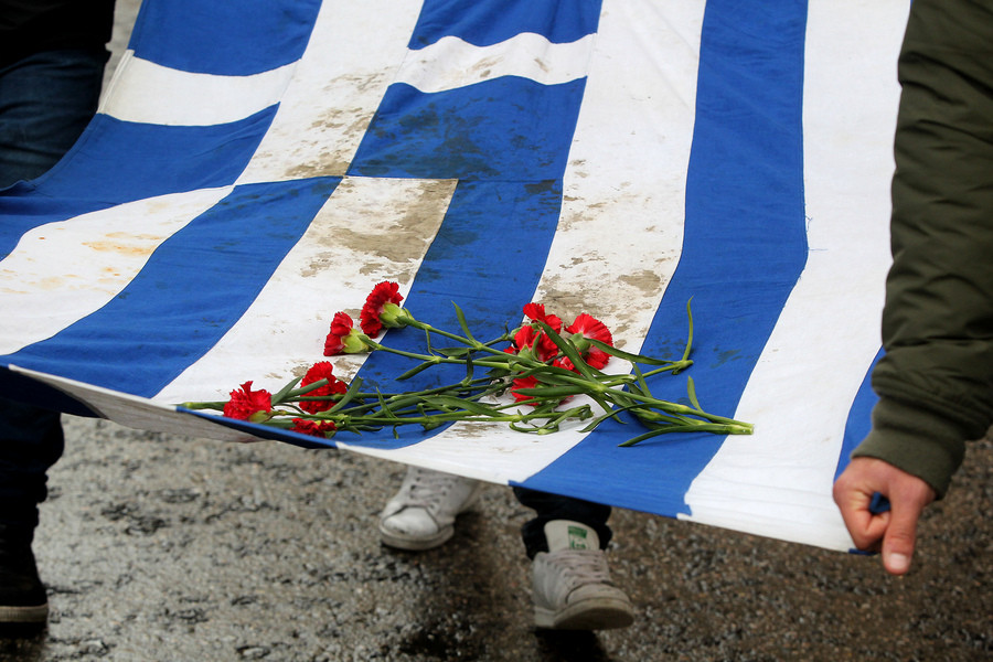 Νεολαία ΣΥΡΙΖΑ: Fake news ότι έχουμε την αιματοβαμμένη σημαία του Πολυτεχνείου