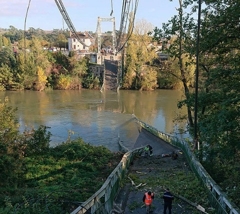 Κατέρρευσε γέφυρα στην Τουλούζη: Νεκρή 15χρονη – Φόβοι για αγνοούμενους