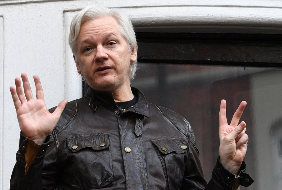 Μην γίνεις Δημάδης, γίνε Assange!