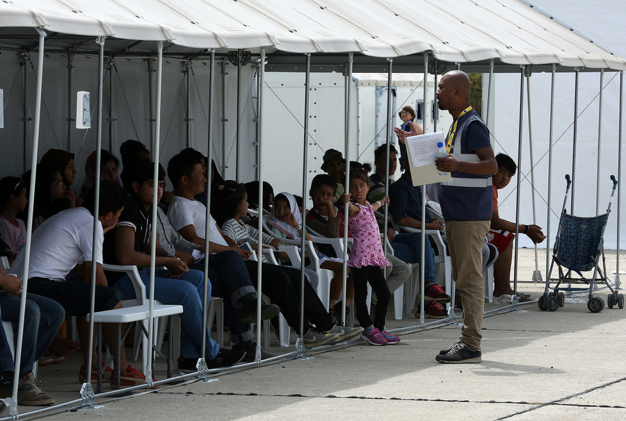 Στη Λέσβο απορρίπτουν αιτήσεις ασύλου λόγω έλλειψης διερμηνείας