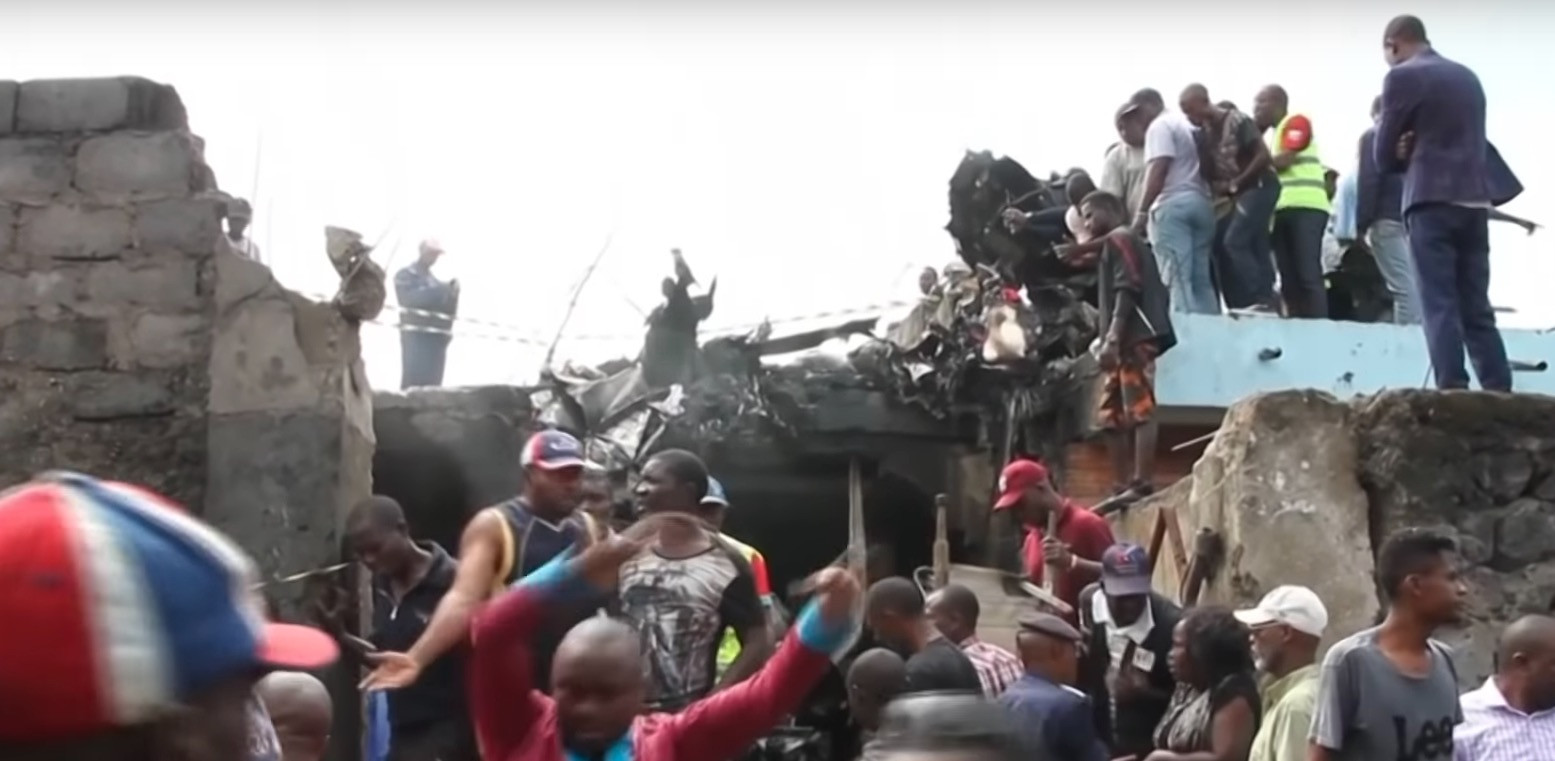ΛΔ Κονγκό: Αεροπλάνο συνετρίβη σε σπίτια – Δεκάδες νεκροί [Βίντεο]