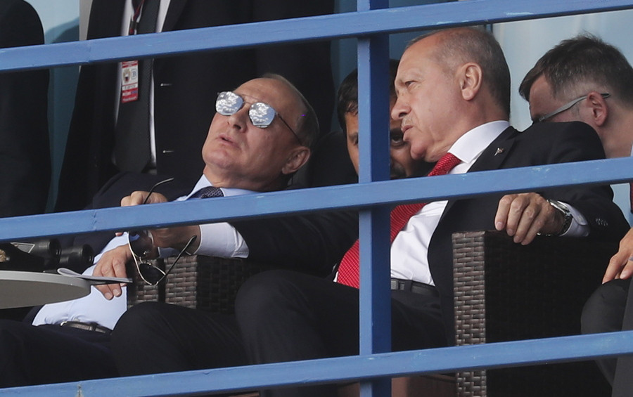 Ερντογάν: «Φίλος» του Πούτιν στη Μέση Ανατολή και «εχθρός» του στη Βαλτική;