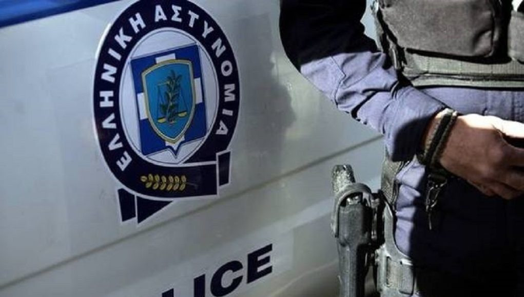 Εισβολή με καλάσνικοφ στο δημαρχείο Αχαρνών