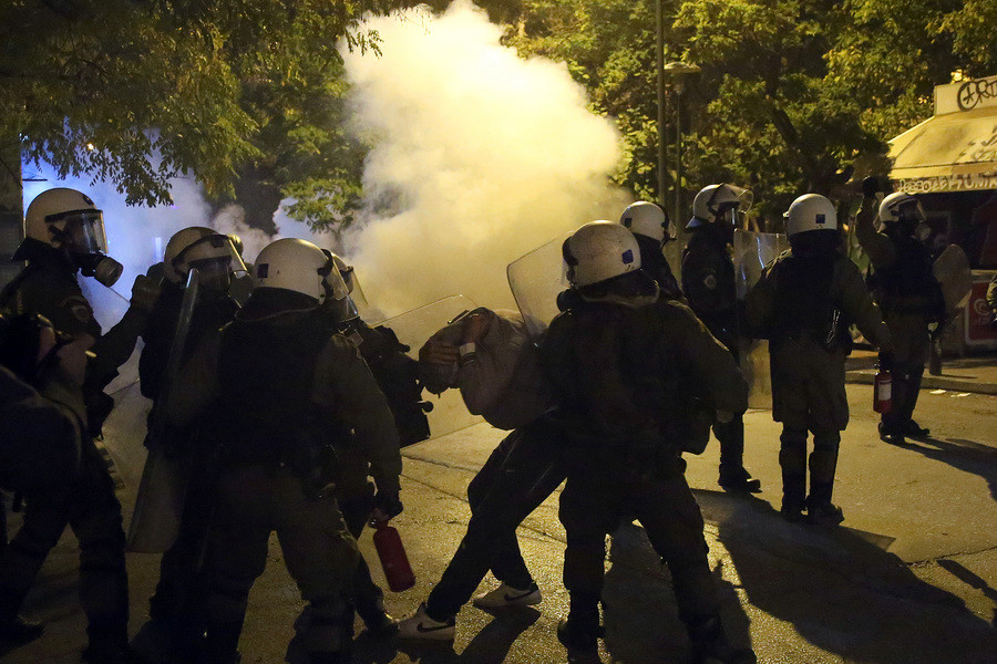 Ερώτηση των Αρβανίτη – Κούλογλου στην Κομισιόν για την αστυνομική βία στην Ελλάδα